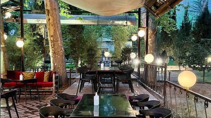 بهترین کافه های تهران؛ با آدرس، شماره و اینستاگرام 2 کافه چای بار اندرزگو